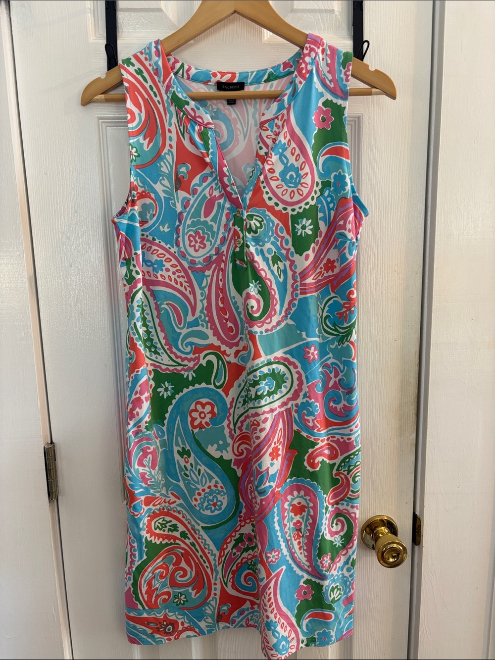 Talbots Sleeveless colorful sheath dress , size small , v-neck, Paisley
